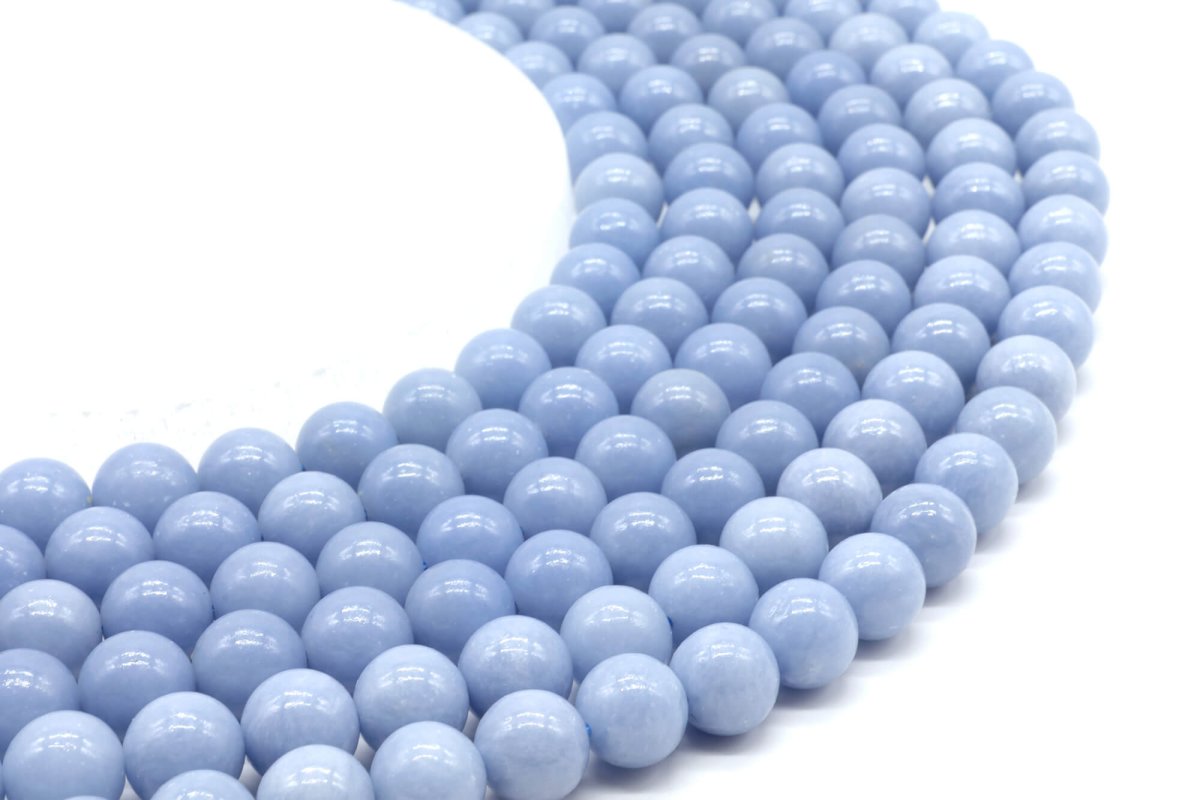 Perles Angélite 10mm sur fil 40cm