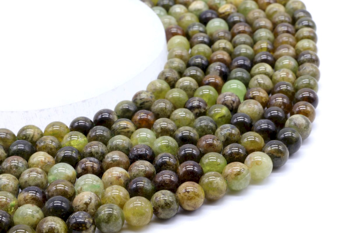 Perles Grenat Vert 8mm sur fil 40cm