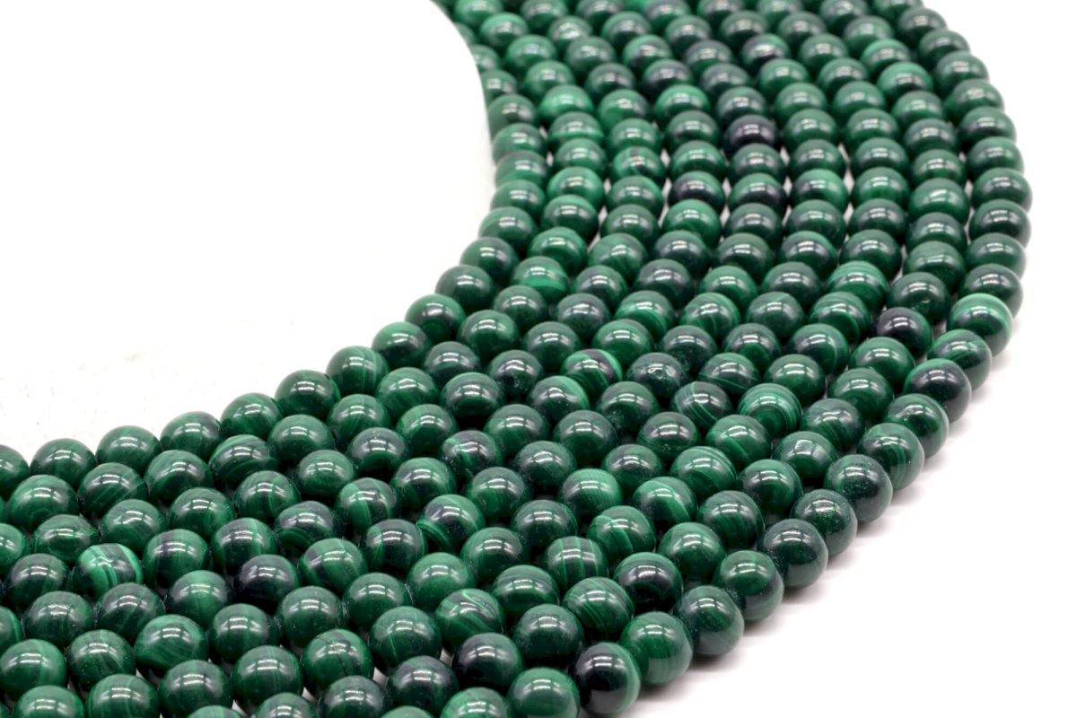 Perles 'Dark' Malachite 'AA' 6mm sur fil 40cm