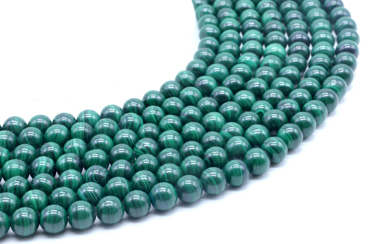 Perles 'Dark' Malachite 'AA' 8mm sur fil 40cm