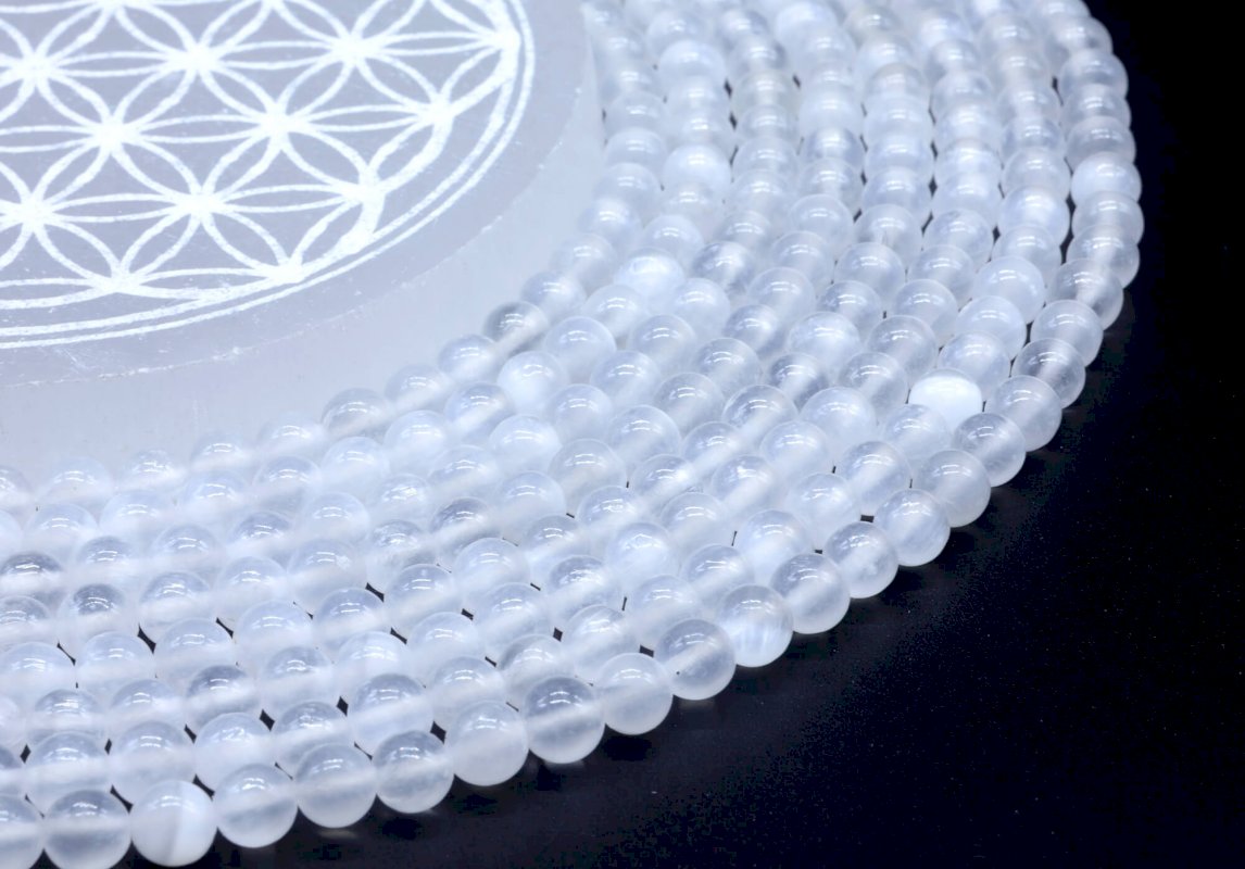 Perles Sélénite 'AA' 6mm sur fil 40cm