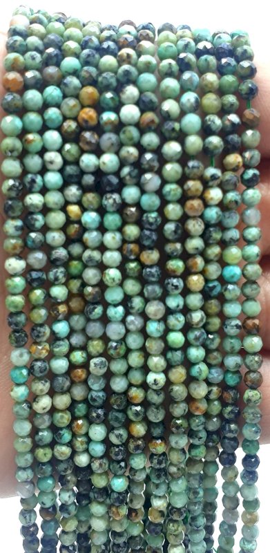 Perles facettées Turquoise Africaine 3mm sur fil 40cm