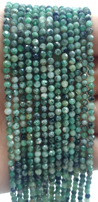 Perles facettées Emeraude 3mm sur fil 40cm