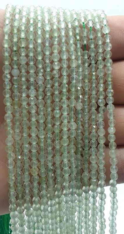Perles facettées Prehnite 3mm sur fil 40cm