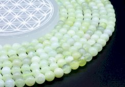 Perles Jade Verte 8mm sur fil 40cm