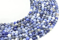 Perles facettées Sodalite 8mm sur fil 40cm