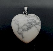 Pendentif Coeur Howlite 2.5cm